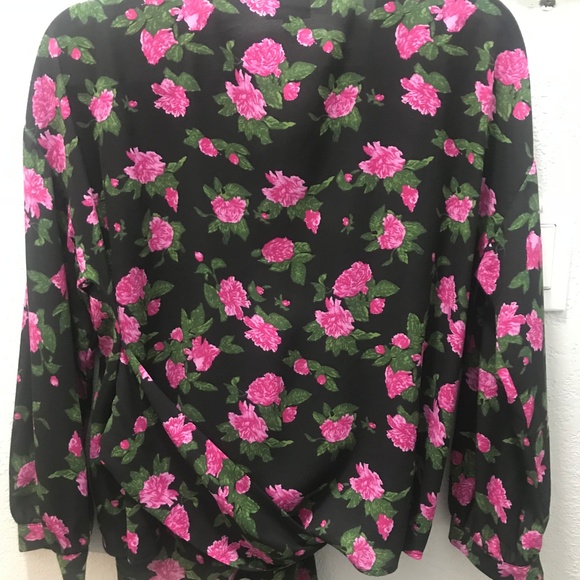 Who What Wear Faux Wrap Blouse in Dark Floral - Picture 4 of 7